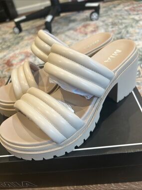 NWT MIA Women's Padded Double-Strap Slide Heel in Beige size 7.5 women’s